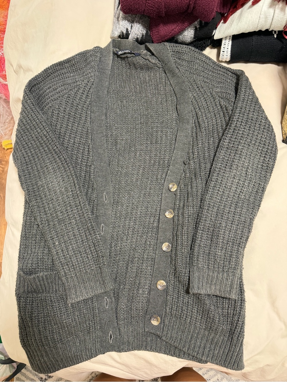 Sweaters - Picture 3 of 8